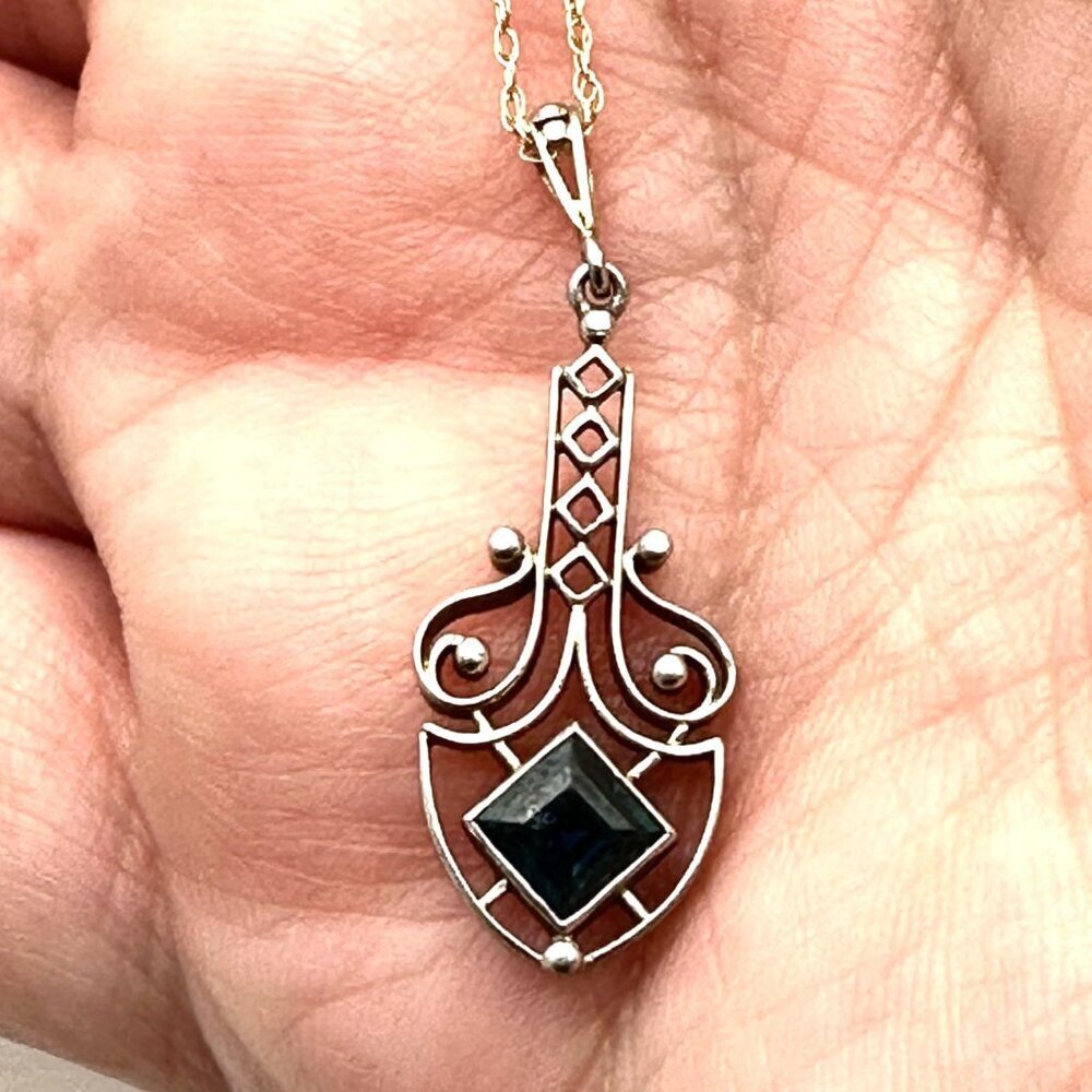 Vintage 10K Yellow & White Gold Blue Sapphire Pendant 18 Inch Necklace